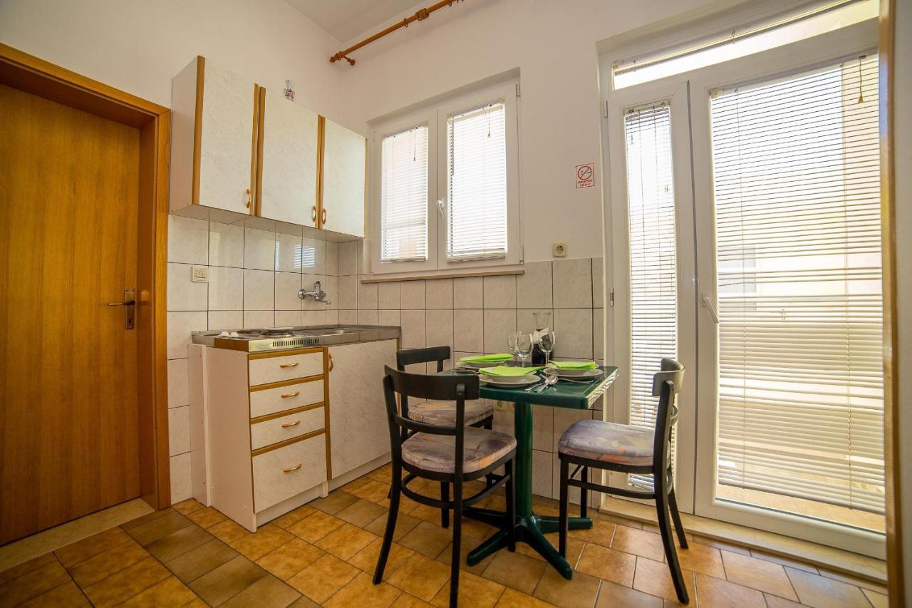 Apartments Emil Lokva Rogoznica Ngoại thất bức ảnh