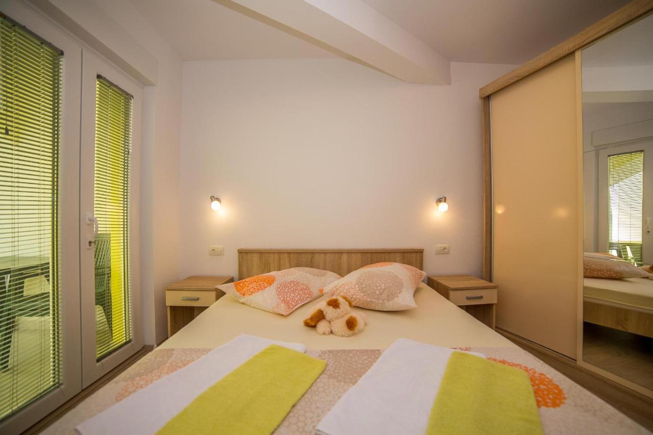 Apartments Emil Lokva Rogoznica Ngoại thất bức ảnh